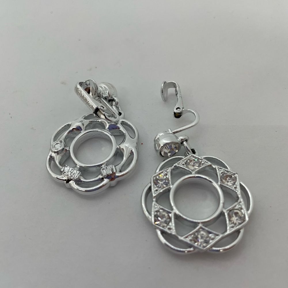Vintage Sarah Coventry Dangling Drop Rhinestone Clip Earrings - Picture 6 of 13
